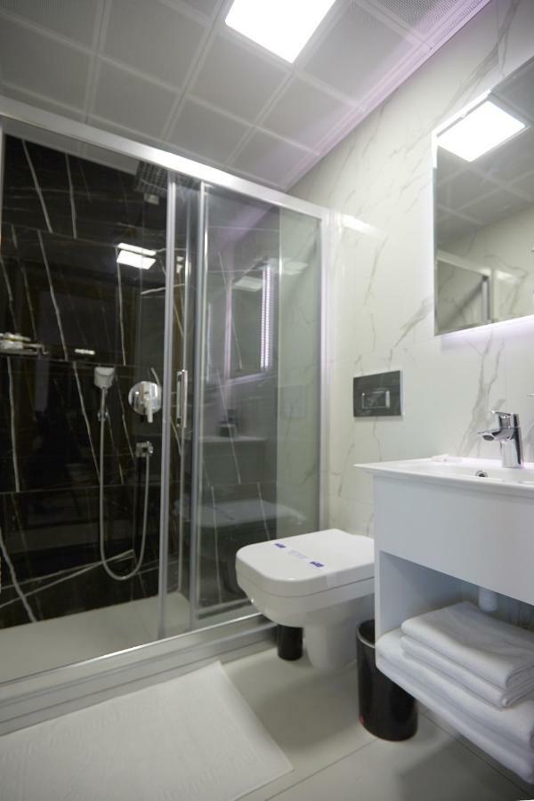 Kartal Palace Taksim Square Family Hotel Истанбул Екстериор снимка